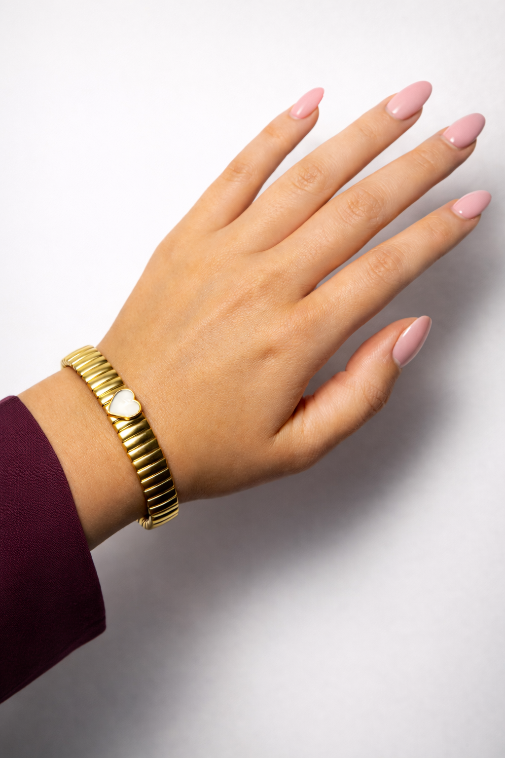 Auzza Gold Bend Heart Braclet