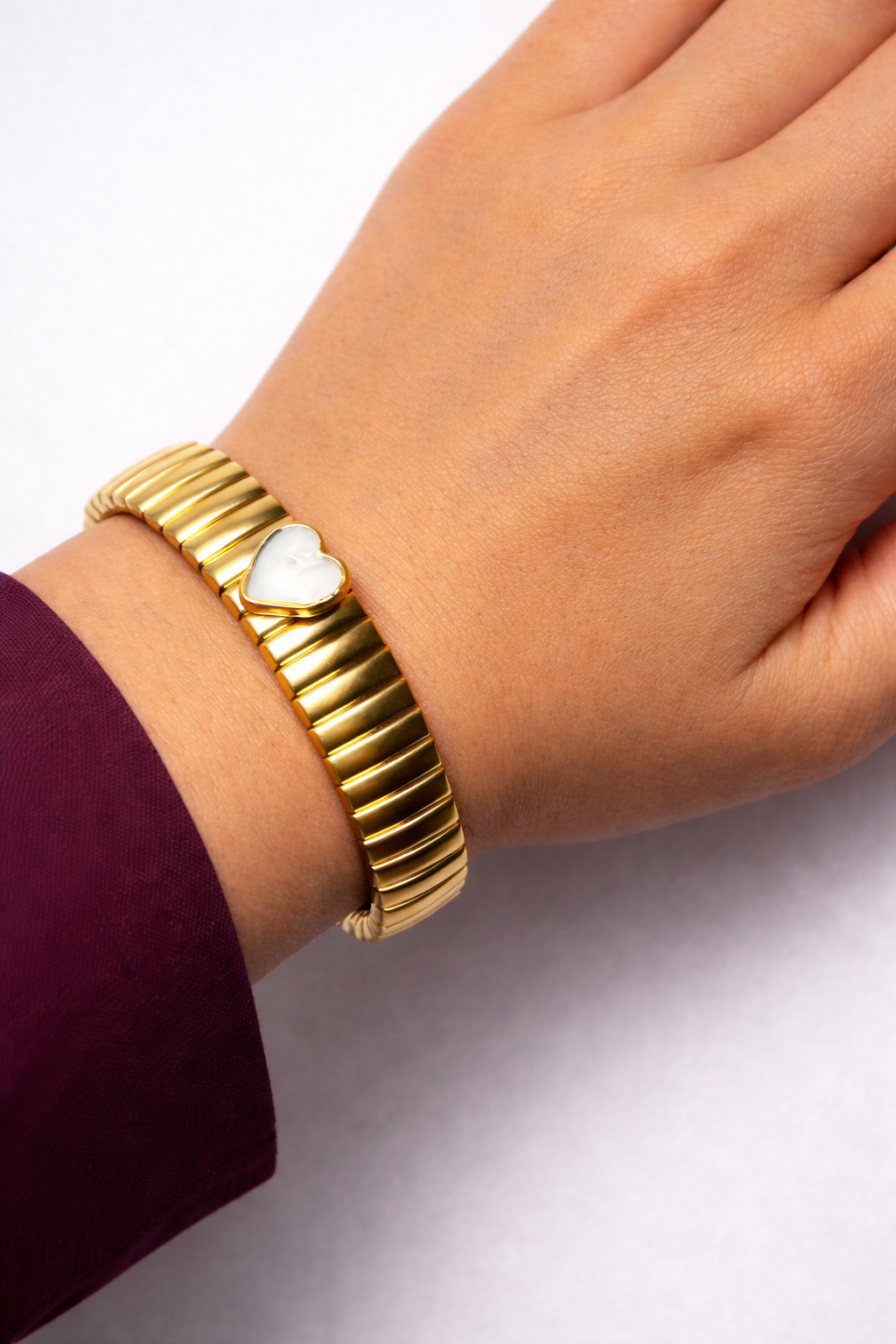 Auzza Gold Bend Heart Braclet